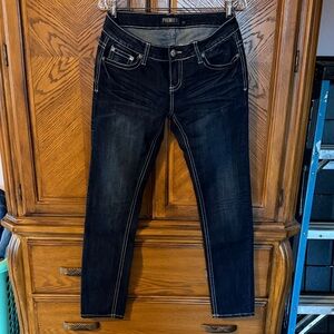 Rue21 Dark Wash Blue Skinny Jeans with Contrast Stitching size 7/8.